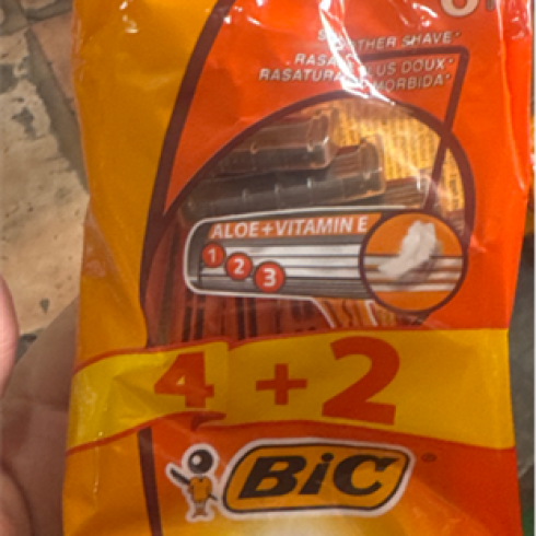 Cạo Bic bịch 
